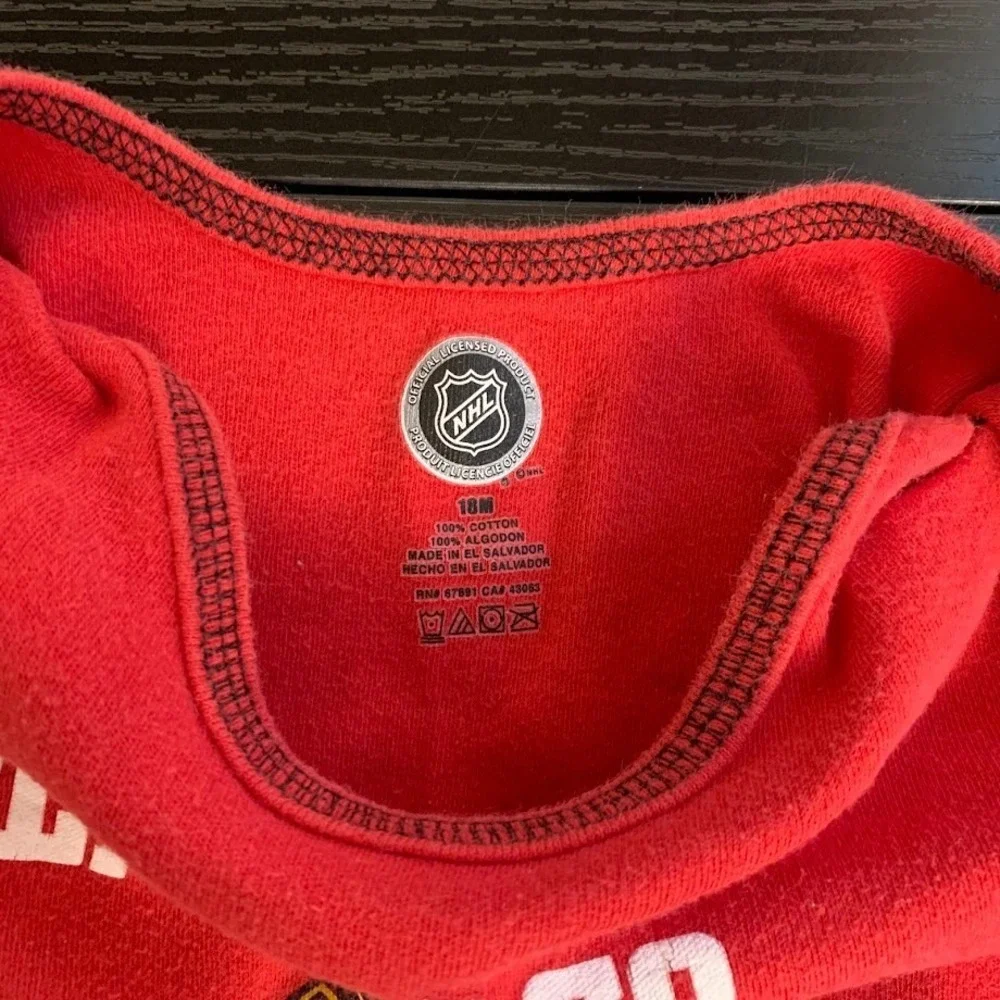 NHL‎ Chicago Blackhawks Red One Piece Bodysuit Baby 18 Months